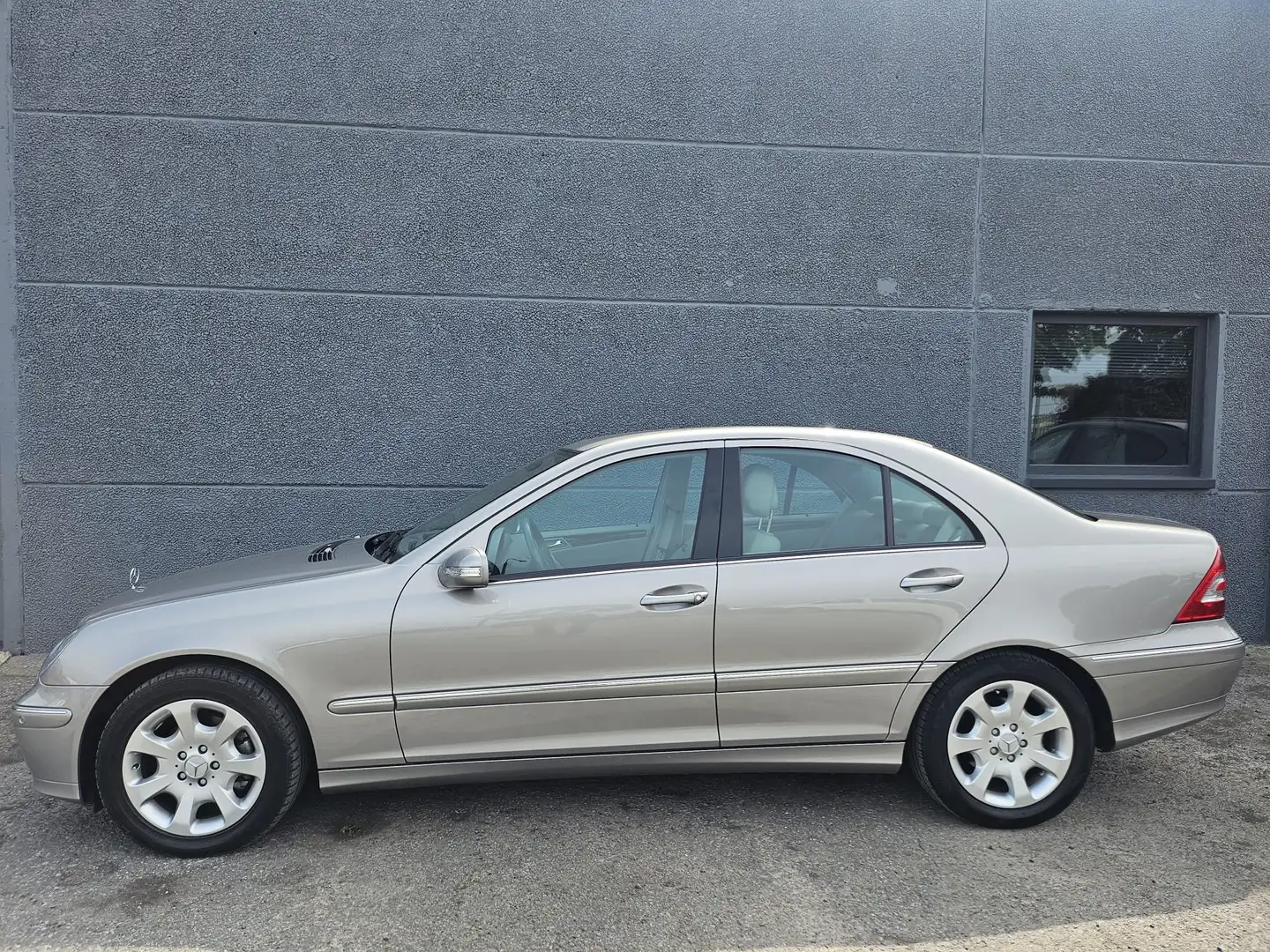 Mercedes-Benz 220 * 47.635 KM REEL * 1 er PROP * AUTO * Bronze - 2