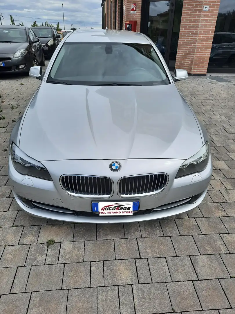 BMW 520 520d Silber - 1