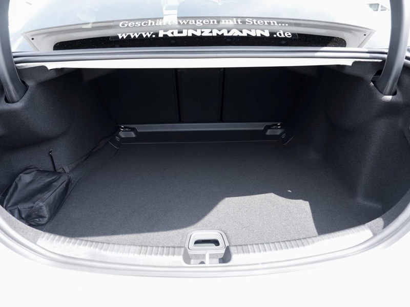 Mercedes-Benz C 220 d AMG Night Panorama Distronic AHK 360° — photo 6