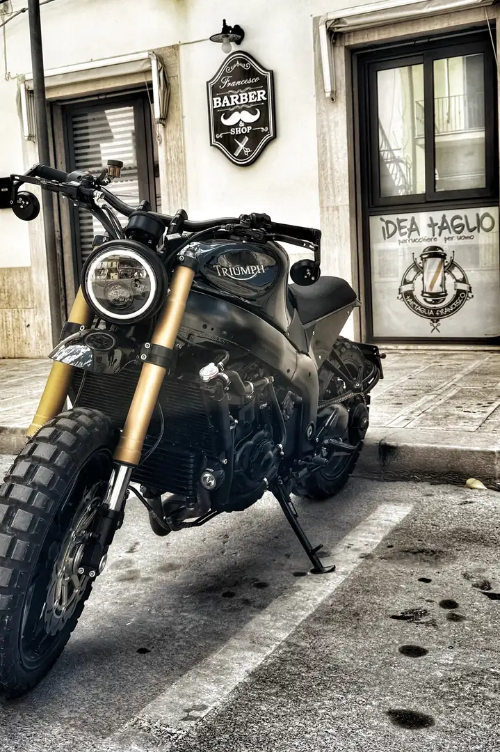 Triumph Sprint ST Scambler Black - 1
