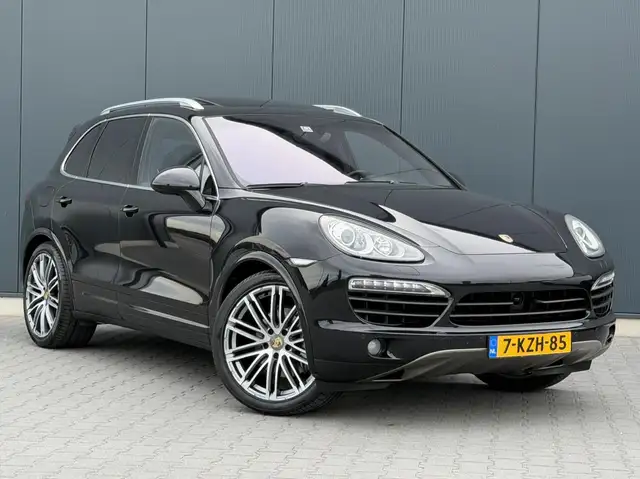 Porsche Cayenne view 2