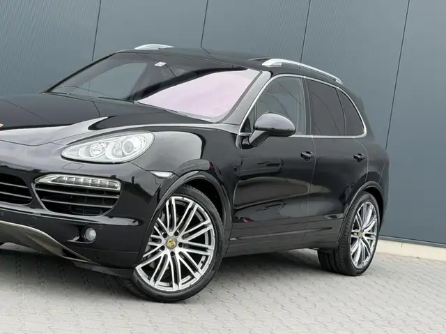 Porsche Cayenne view 6