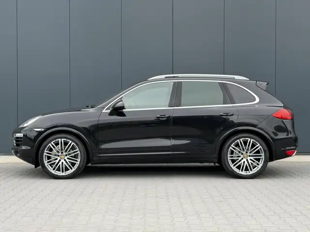 Porsche Cayenne view 9