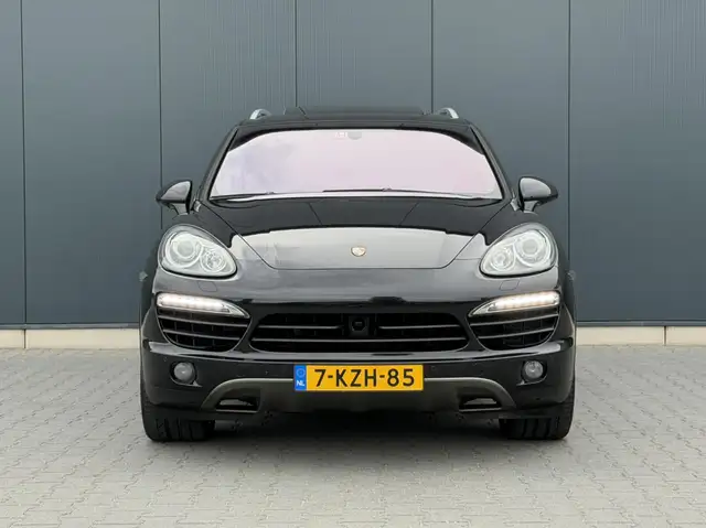 Porsche Cayenne view 7