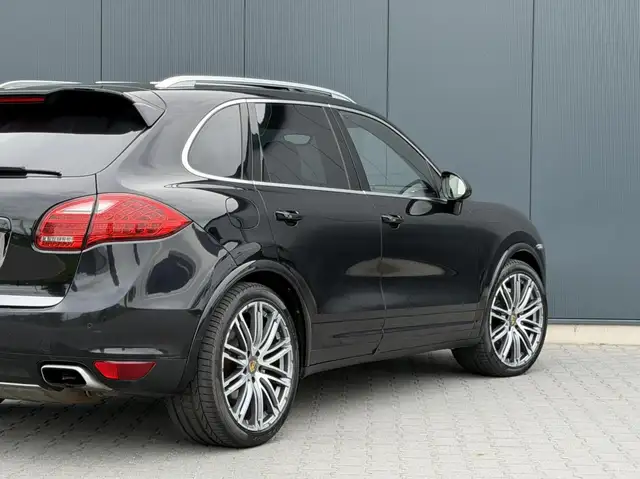 Porsche Cayenne view 5