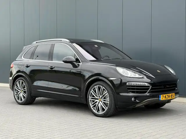 Porsche Cayenne view 10