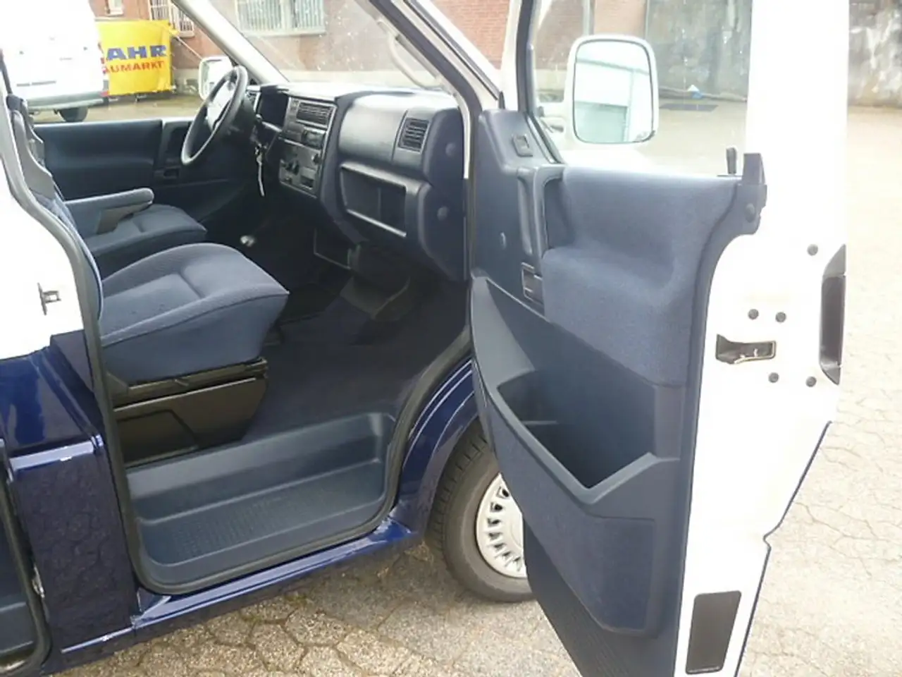 Volkswagen T4 Caravelle GL Automatik 2.5i 85Kw 1.Hand 2xKlima AB-AHK Top, foto 8