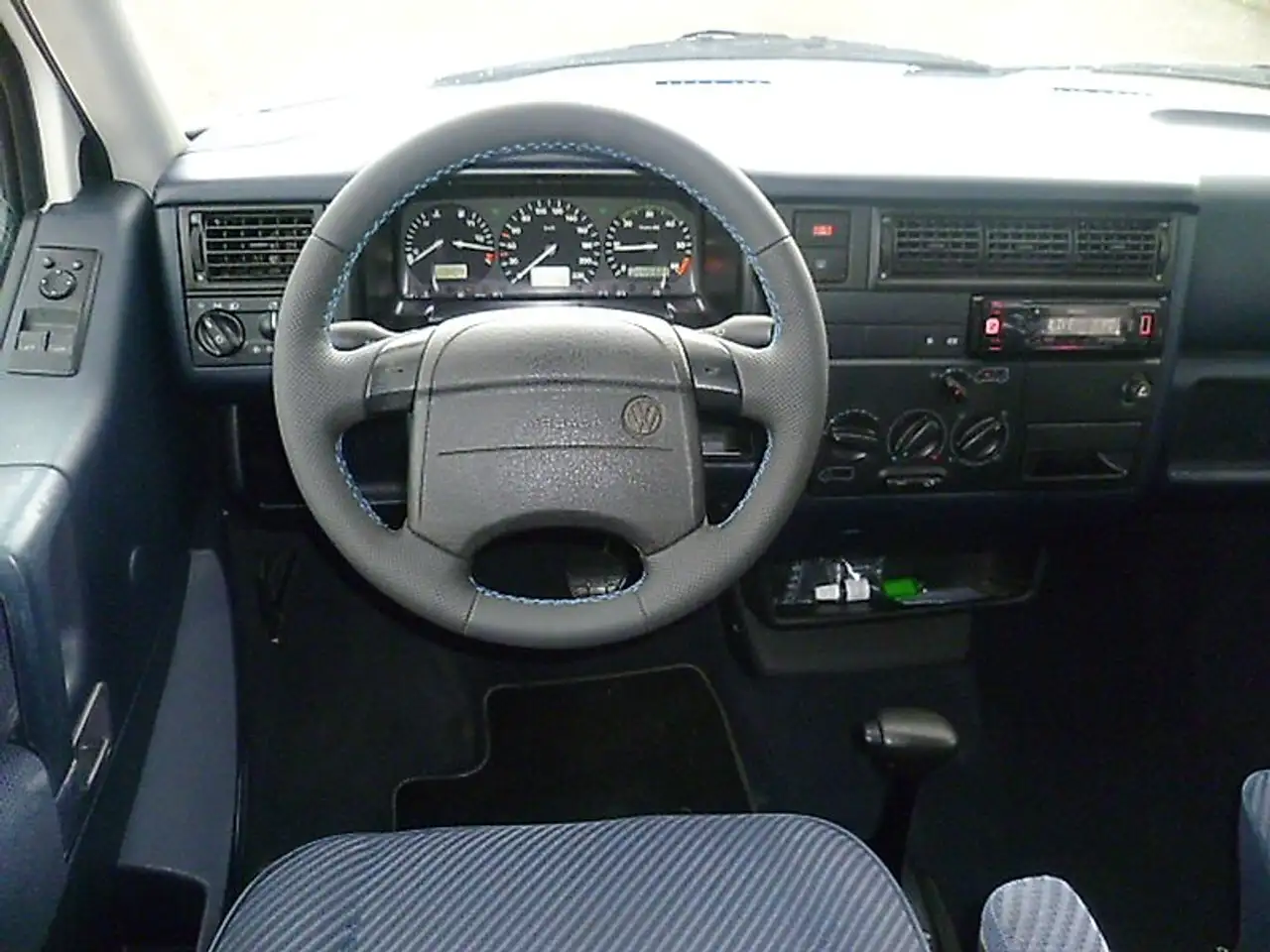 Volkswagen T4 Caravelle GL Automatik 2.5i 85Kw 1.Hand 2xKlima AB-AHK Top, foto 6