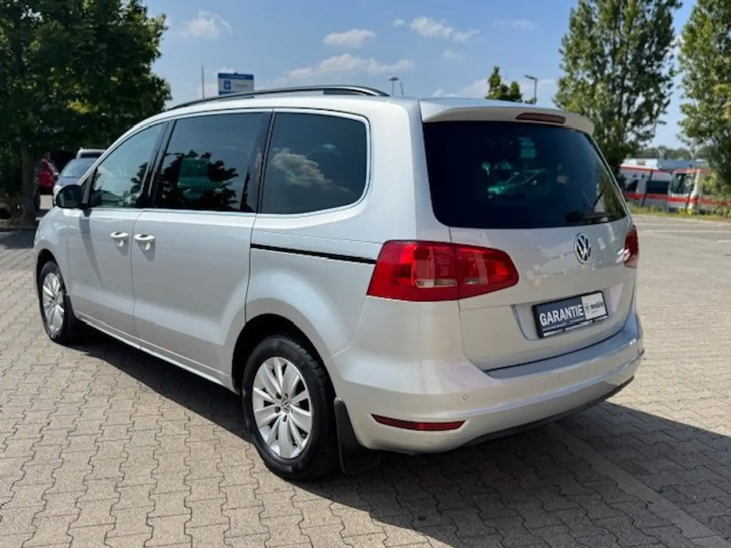 Volkswagen Sharan 2.0 TDI 4Motion*KLIMA*PDC*TAGFAHRLICHT*1.Hand* Silber - 1