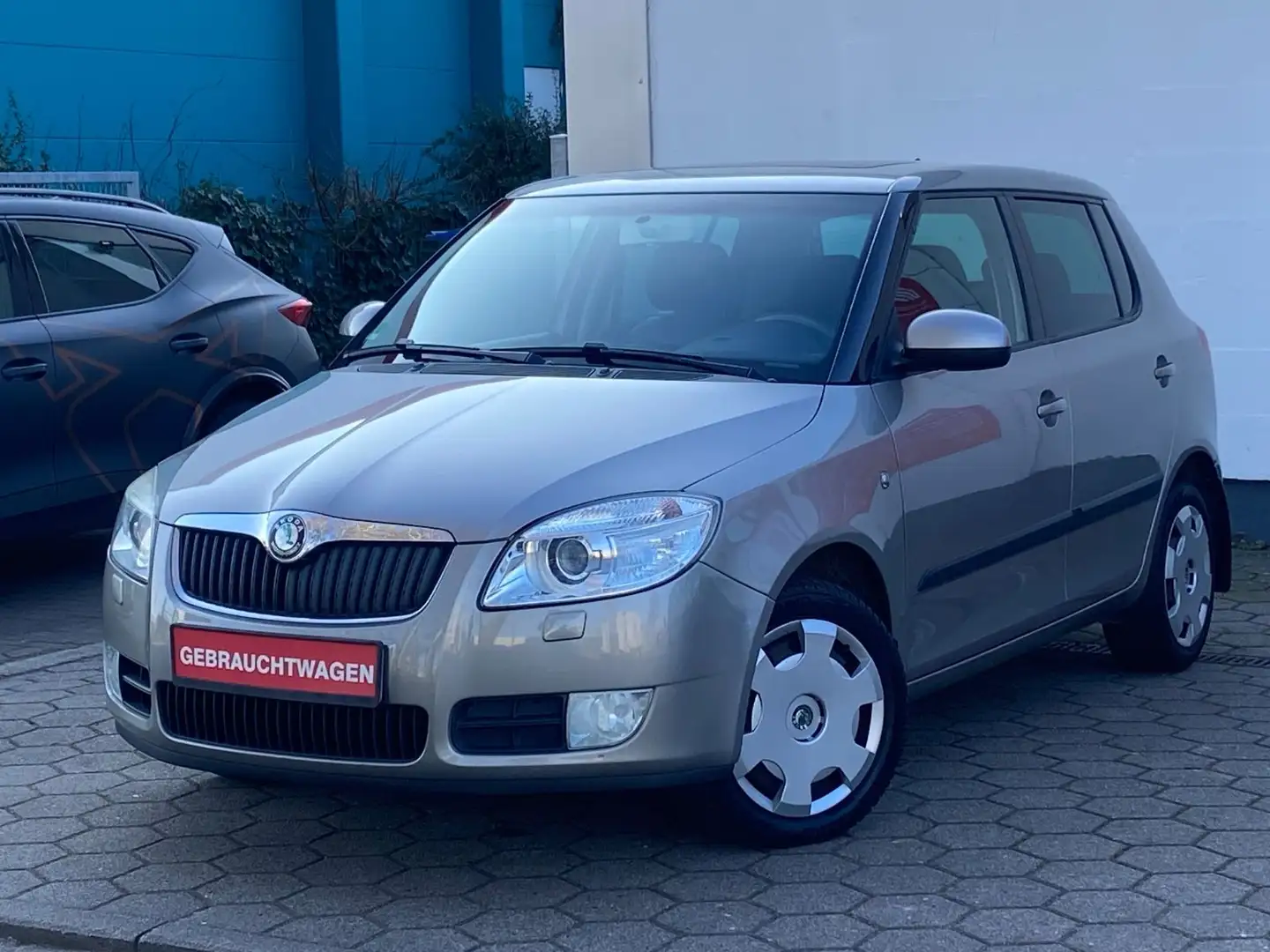 Skoda Fabia 1. 4Automatik *Schiebedach *Leder*GARANTIE Beige - 2