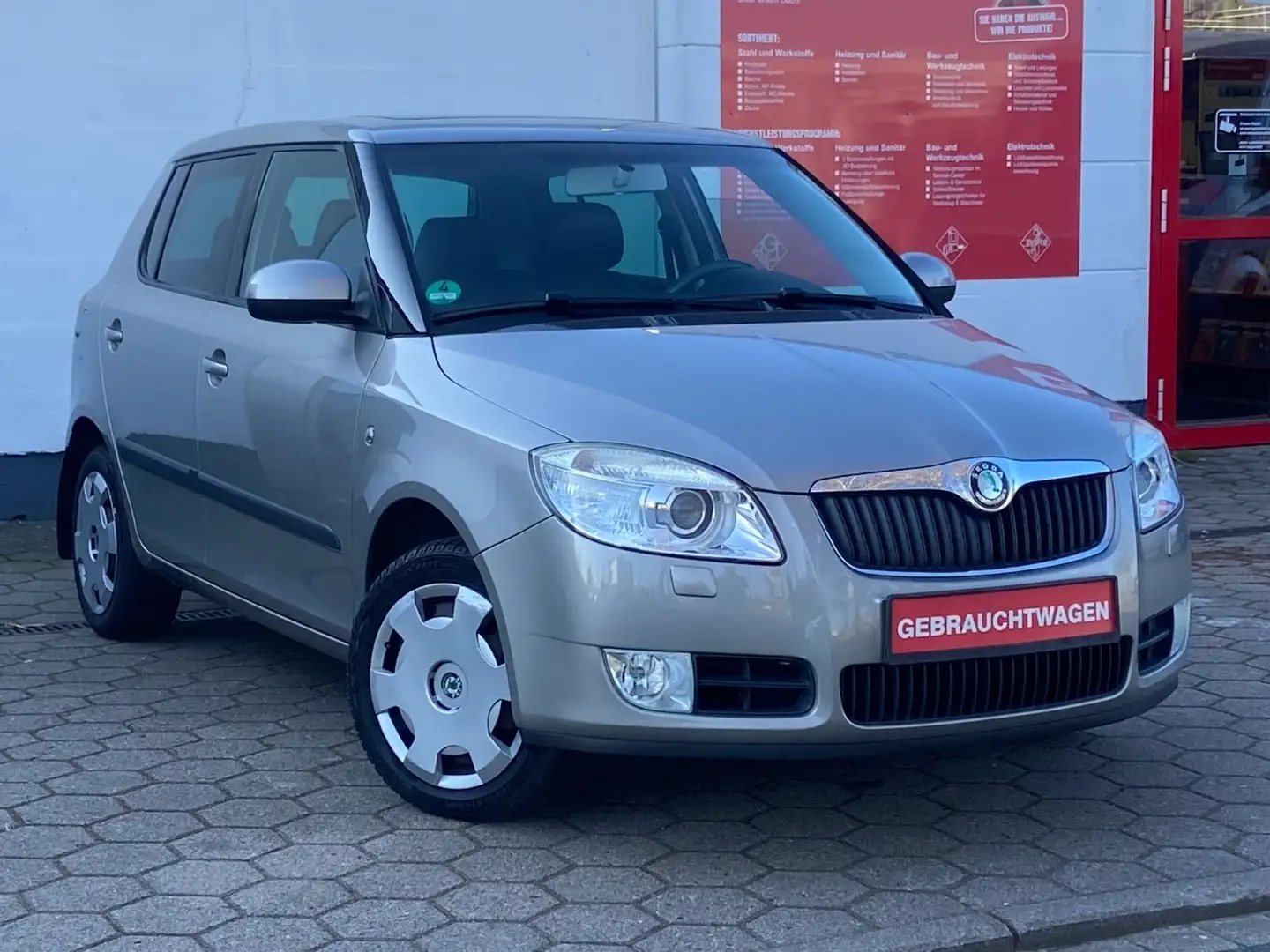 Skoda Fabia 1. 4Automatik *Schiebedach *Leder*GARANTIE Beige - 1