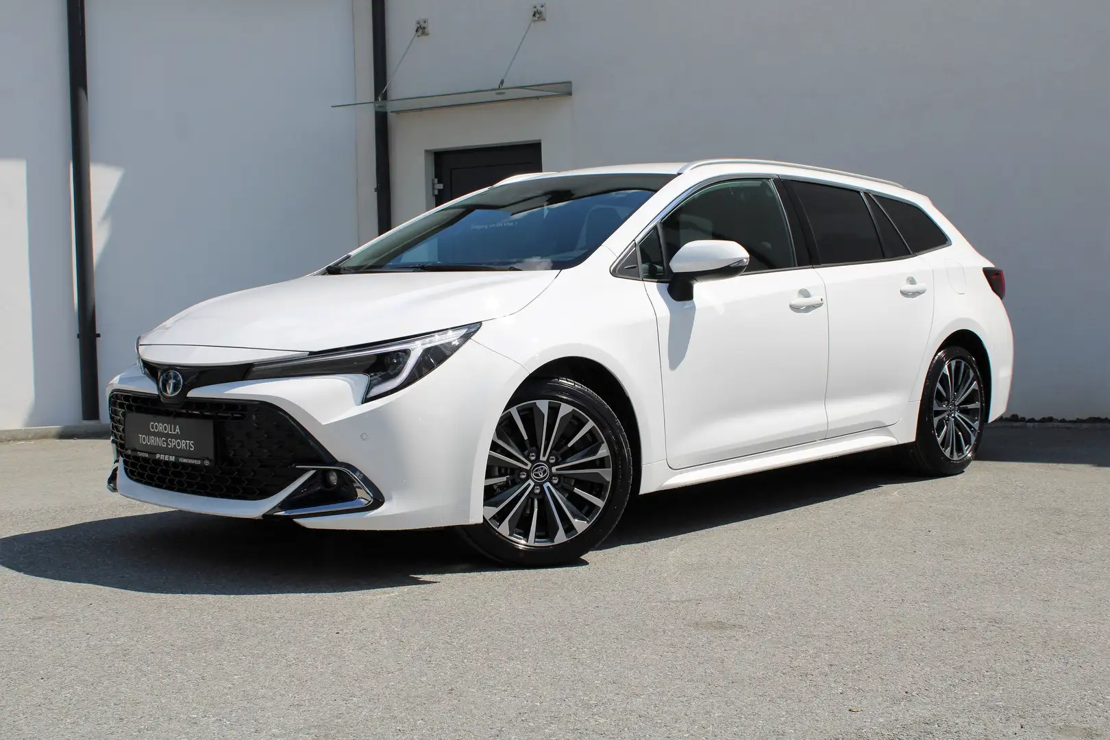 Toyota Corolla TS 1.8 Hybrid Active Drive mit Safety Paket! Weiß - 2