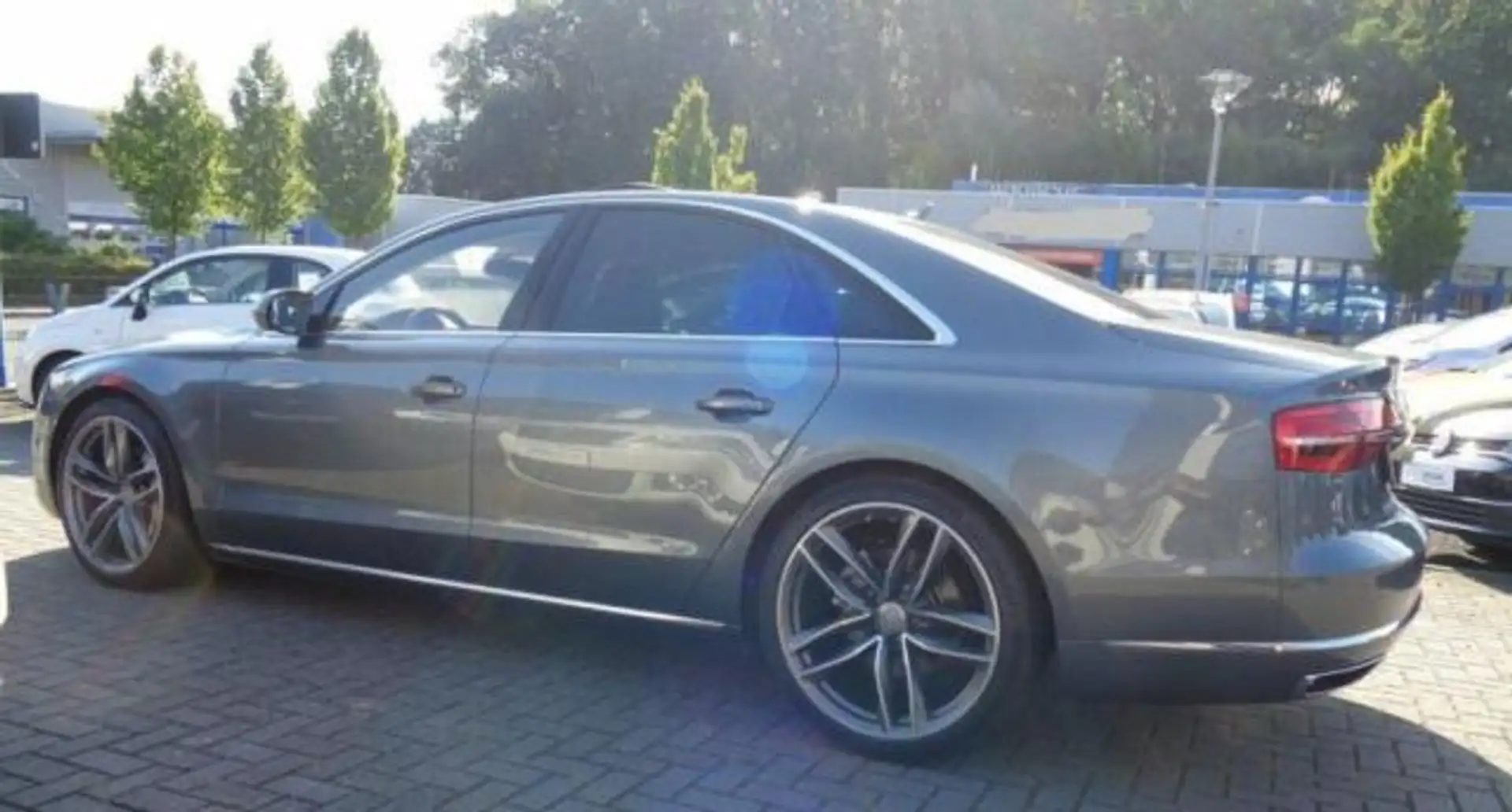 Audi A8 3.0 L TDI QUATTRO Gris - 2