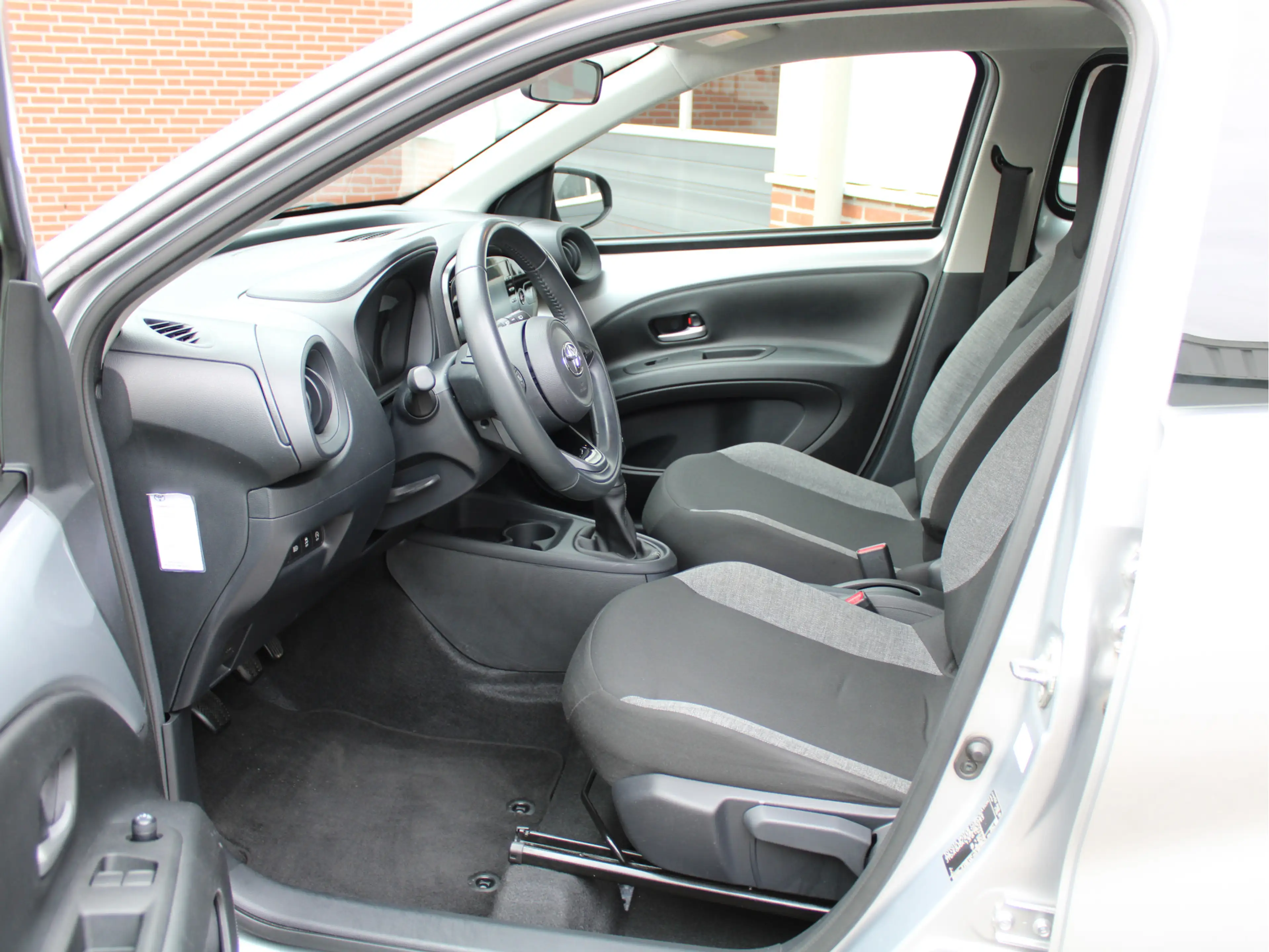 Toyota Aygo X 1.0 VVT-i MT Play /ACC/Carplay/Camera/Bluetooth/DA — photo 6