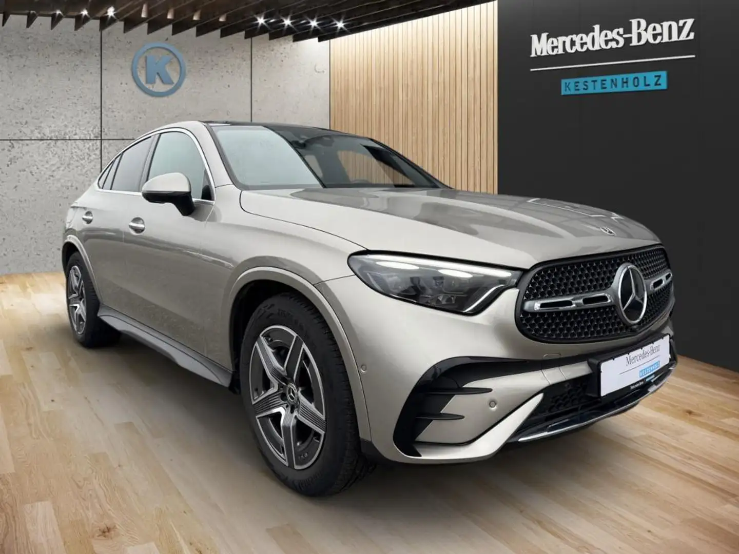 Mercedes-Benz GLC 300 d 4M Coupé *AMG*MBUX*MEMOR*NAVI*AHK*SHZ* Stříbrná - 2