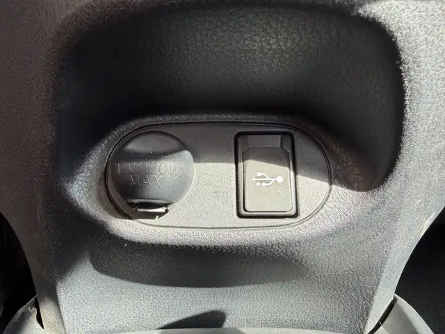 Toyota Yaris view 13