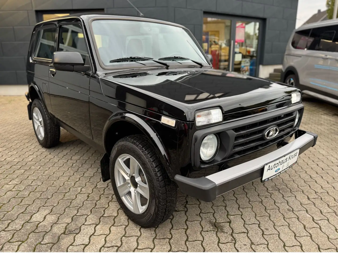 Lada Niva Legend Allrad 1.7l 61 kW(83PS)+Sitzheizung Schwarz - 2