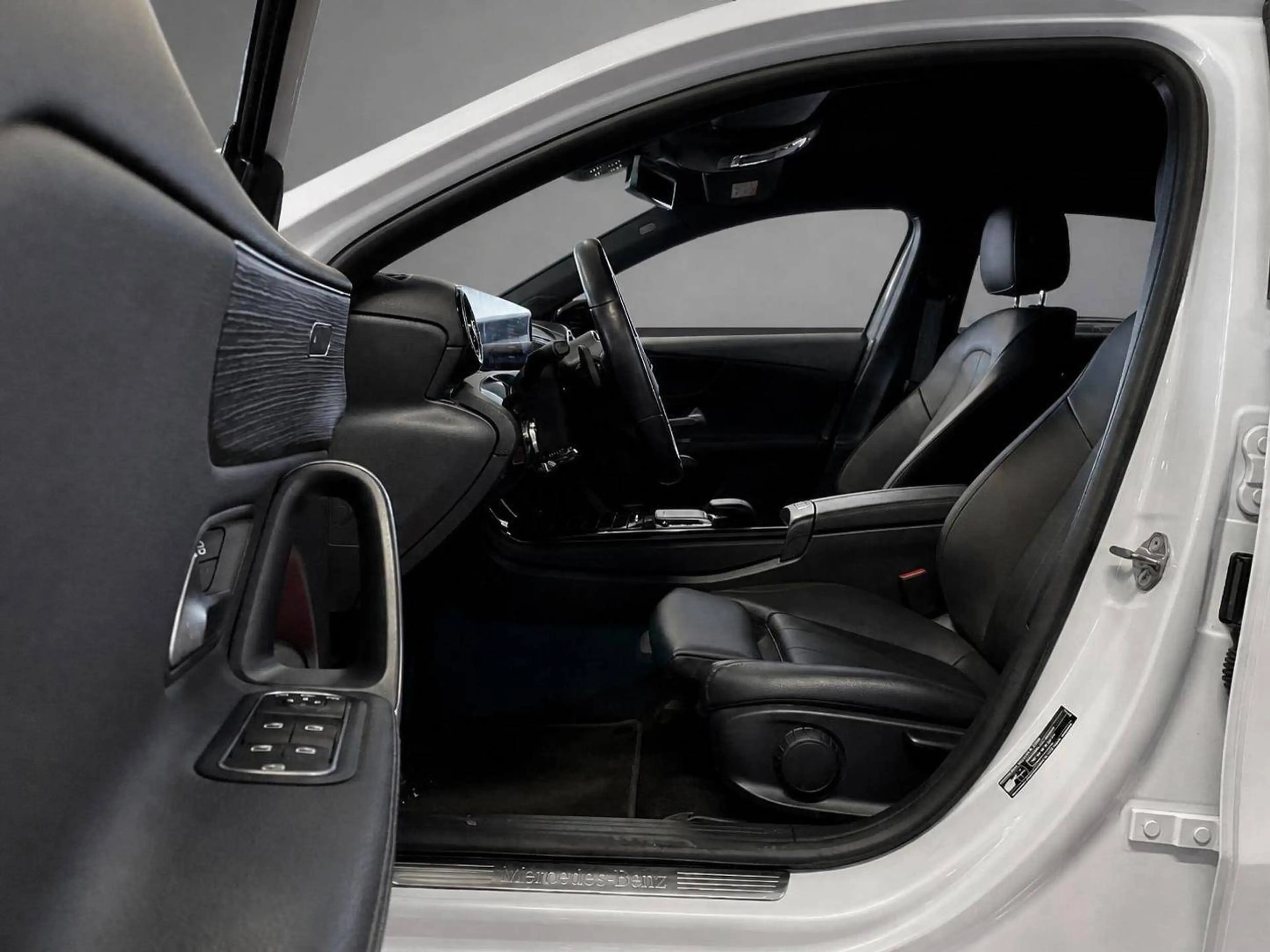 Mercedes-Benz A 220 d -Scheckheft-Navi-PDC — photo 9
