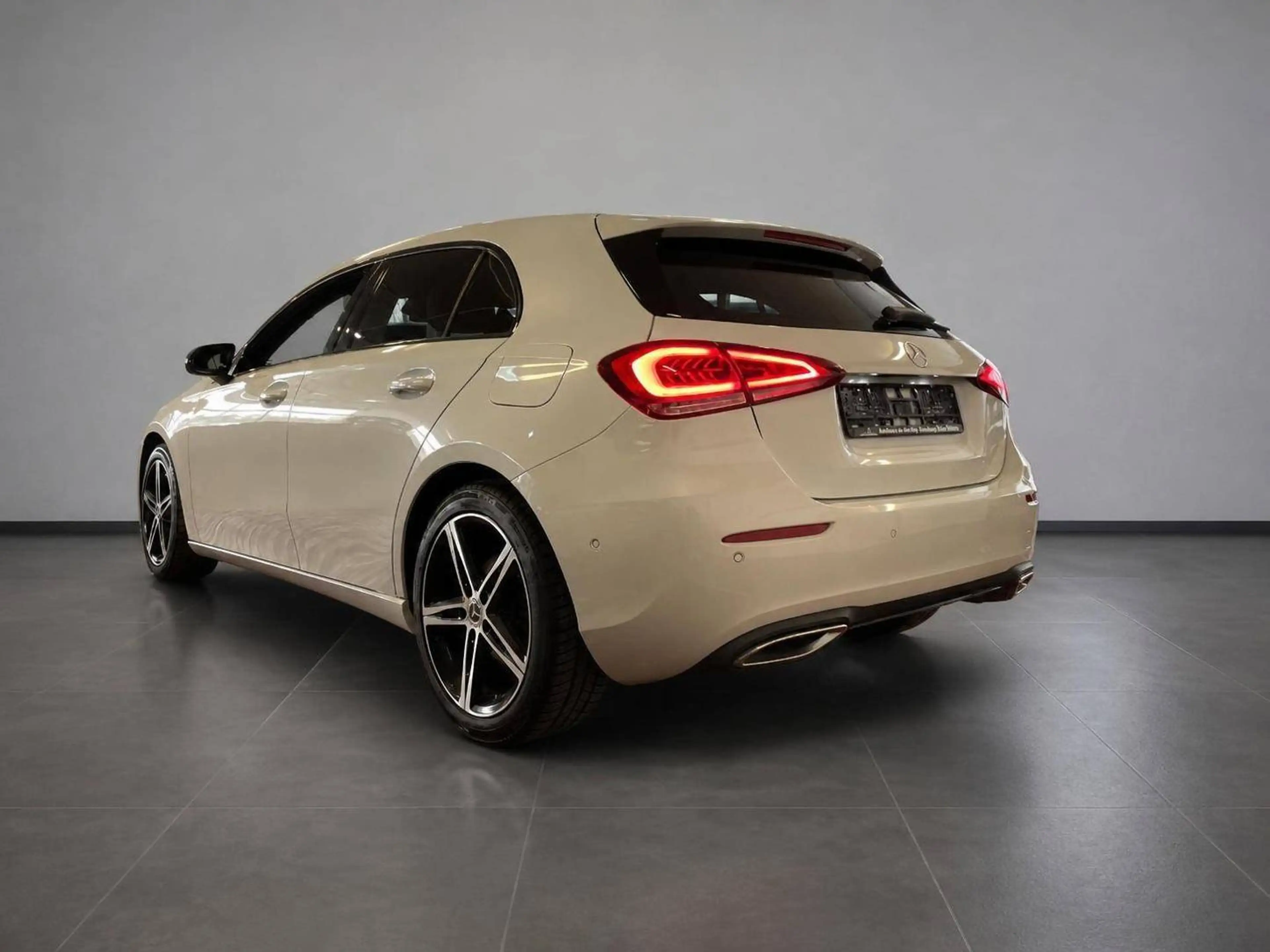 Mercedes-Benz A 220 d -Scheckheft-Navi-PDC — photo 5