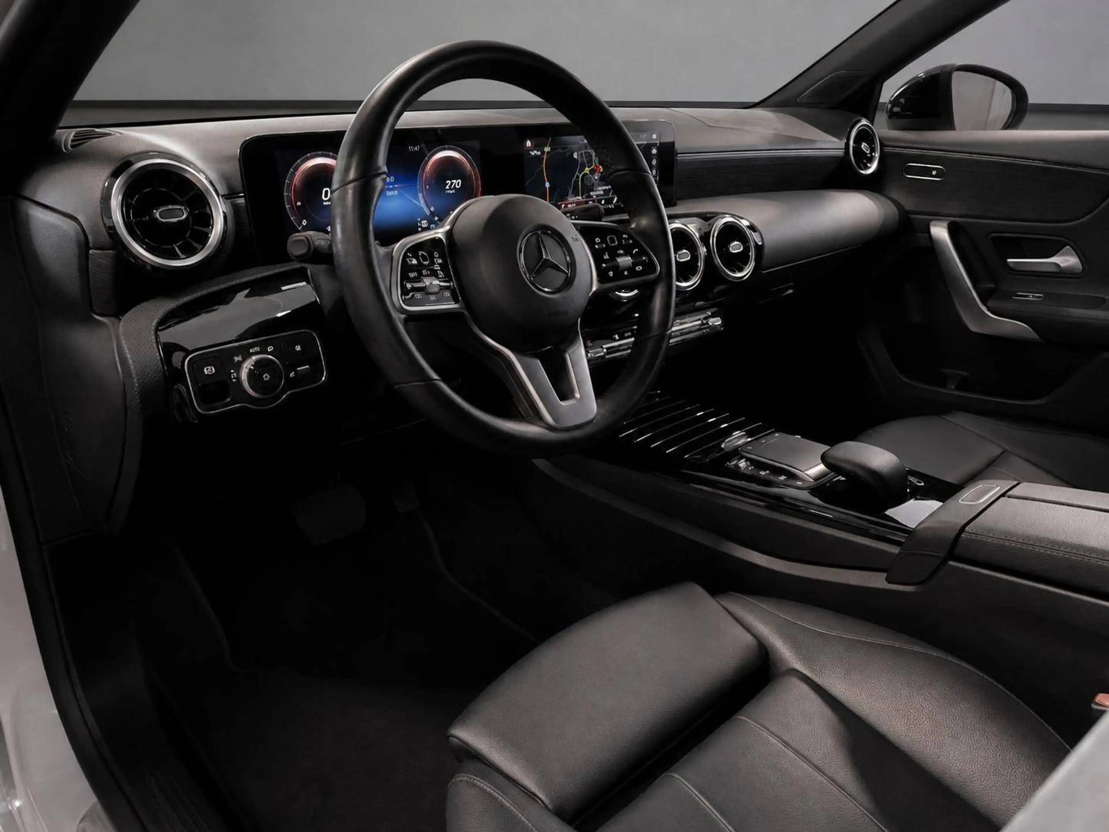 Mercedes-Benz A 220 d -Scheckheft-Navi-PDC — photo 10