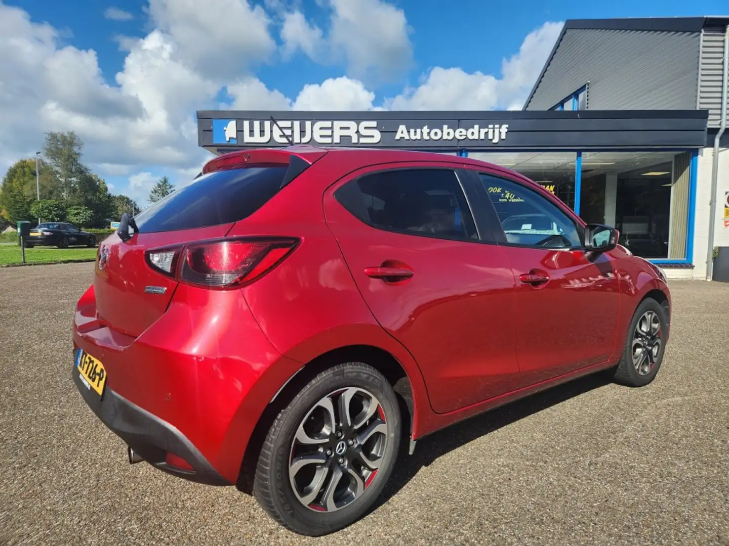 Mazda 2 1.5 SKYACTIV-G SKylease GT Leer, navi, Clima, PDC Rood - 2