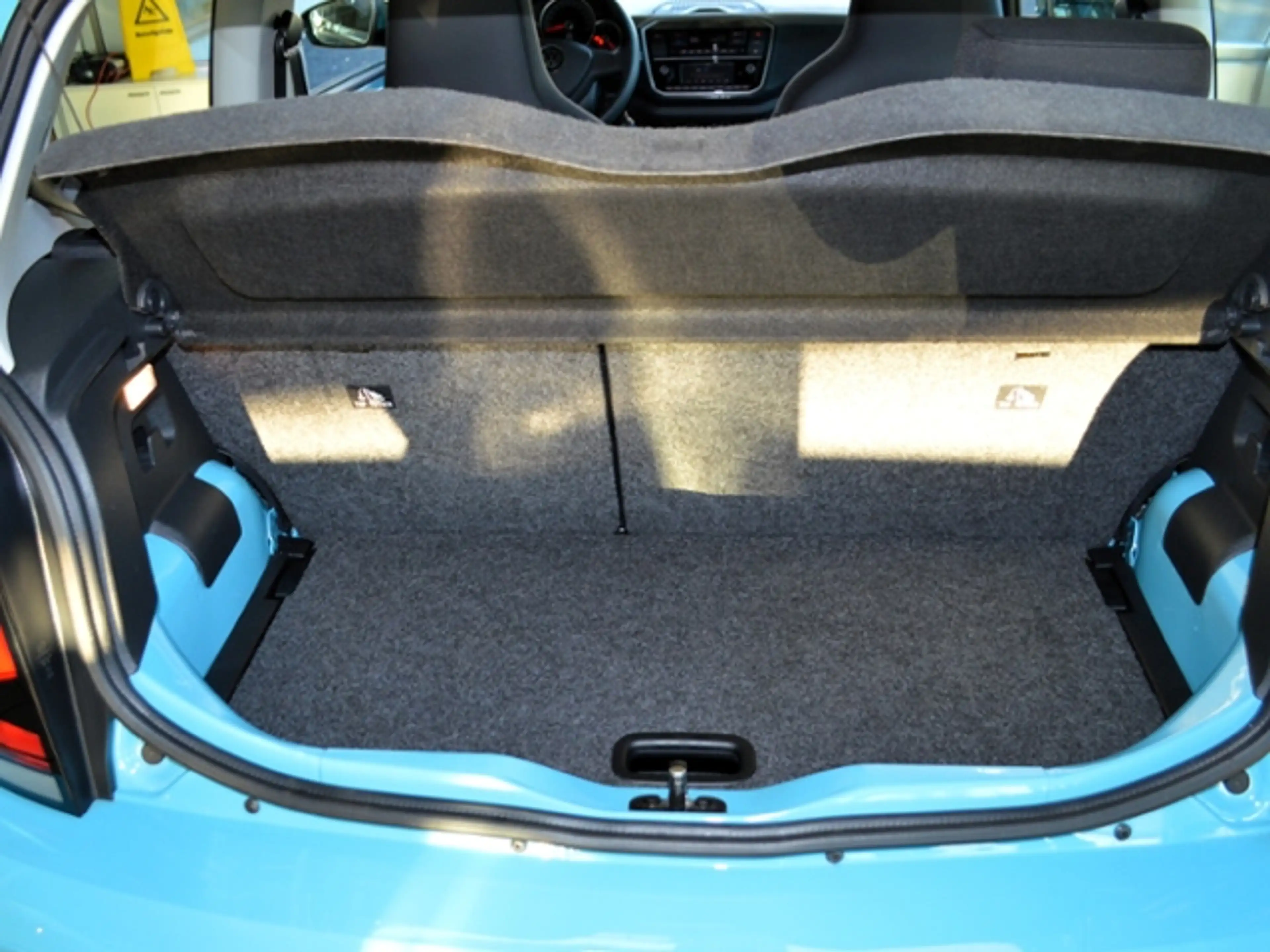 Volkswagen up! 1,0 l 48 kW (65 PS) 5-Gang — photo 6