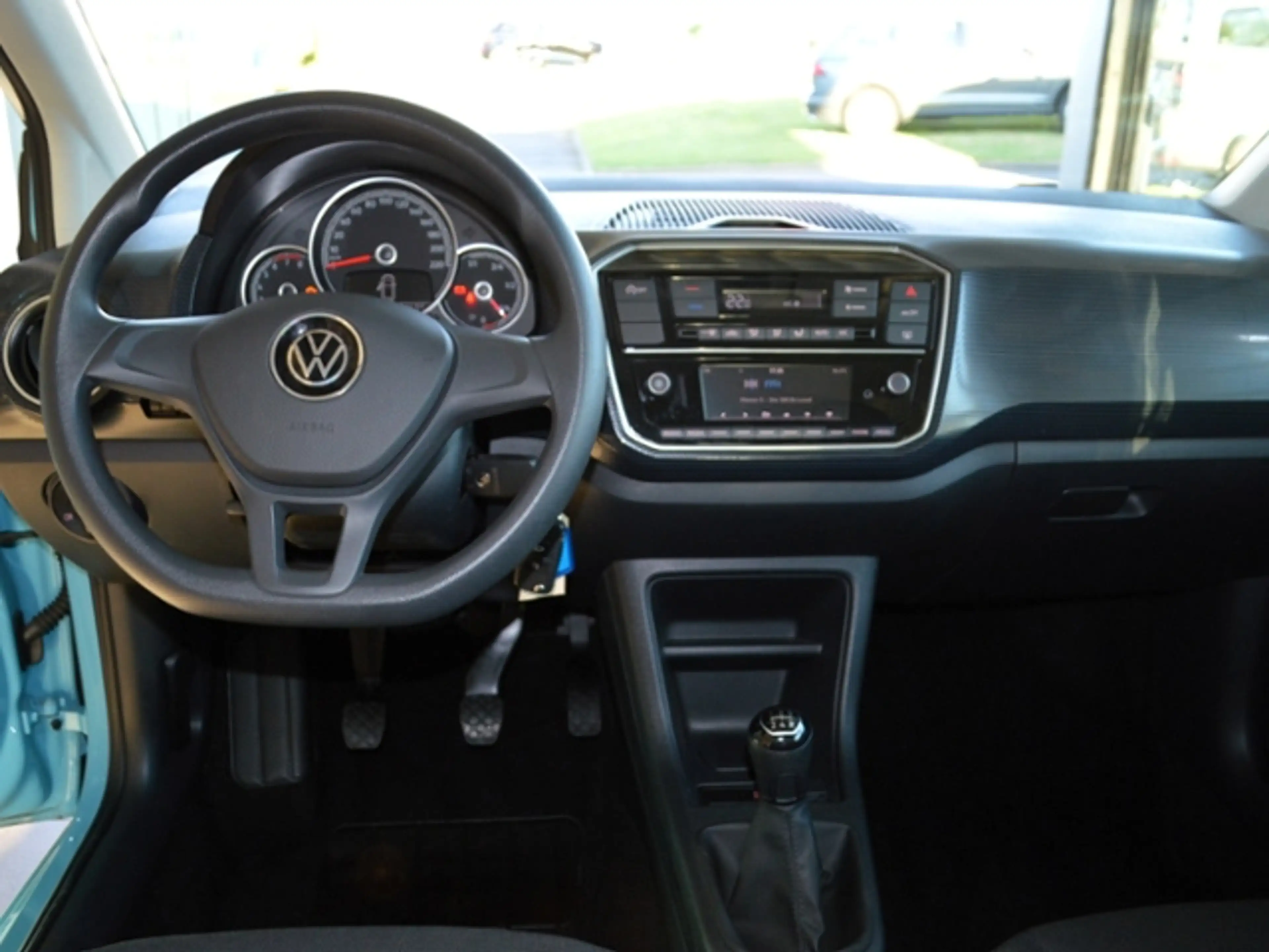 Volkswagen up! 1,0 l 48 kW (65 PS) 5-Gang — photo 7