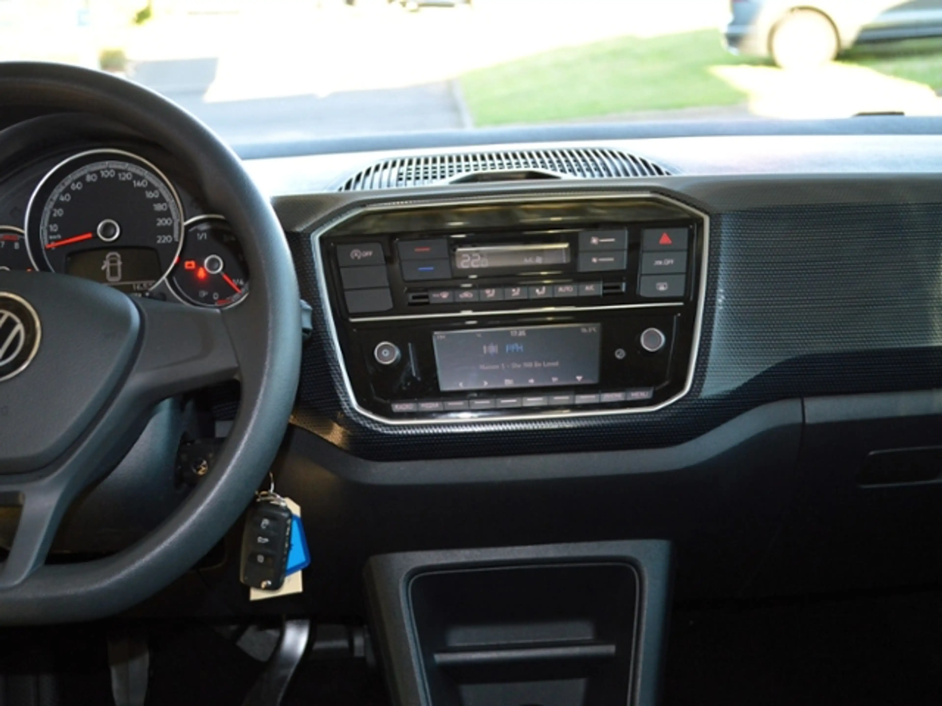Volkswagen up! 1,0 l 48 kW (65 PS) 5-Gang — photo 8