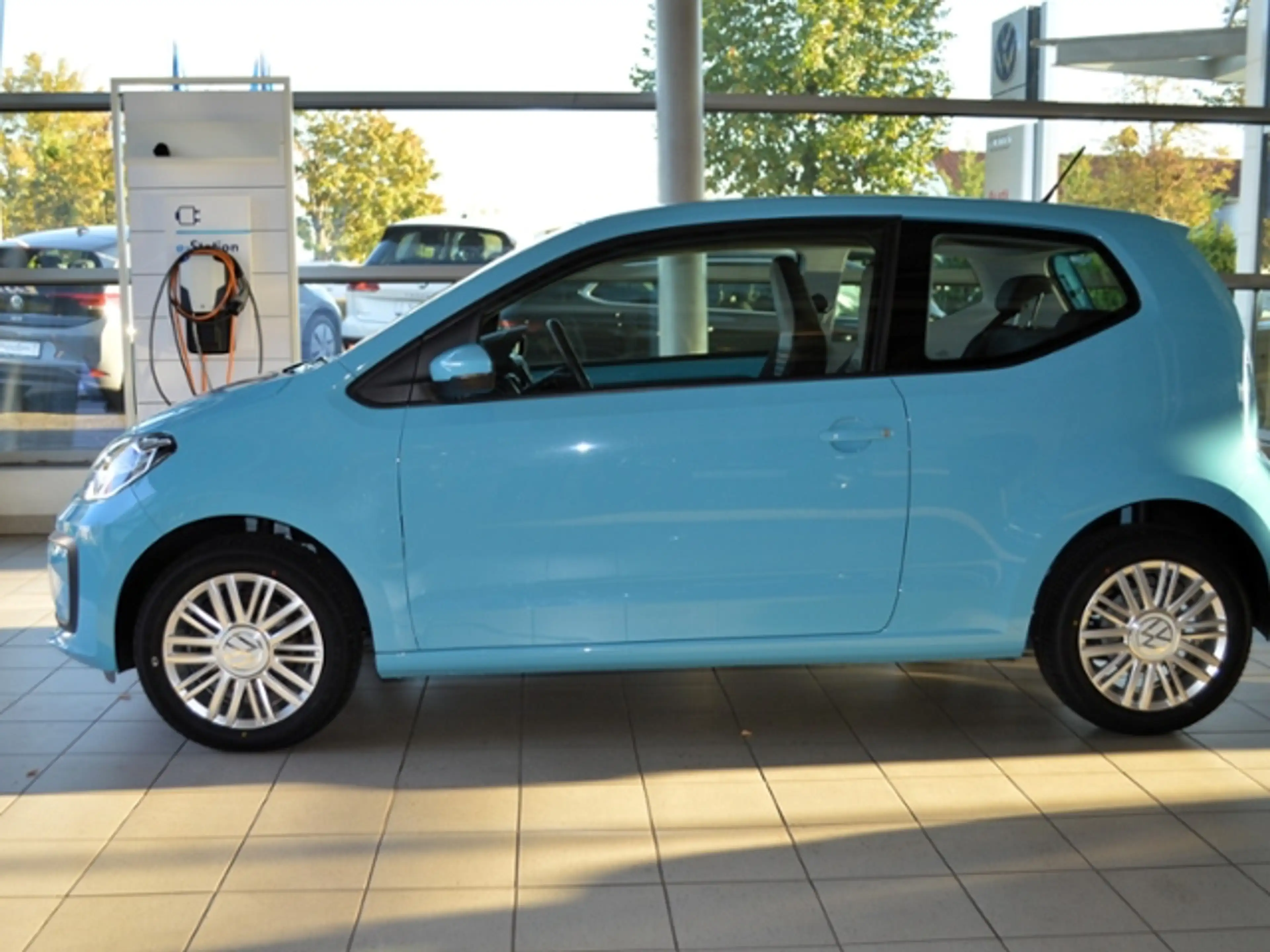 Volkswagen up! 1,0 l 48 kW (65 PS) 5-Gang — photo 3