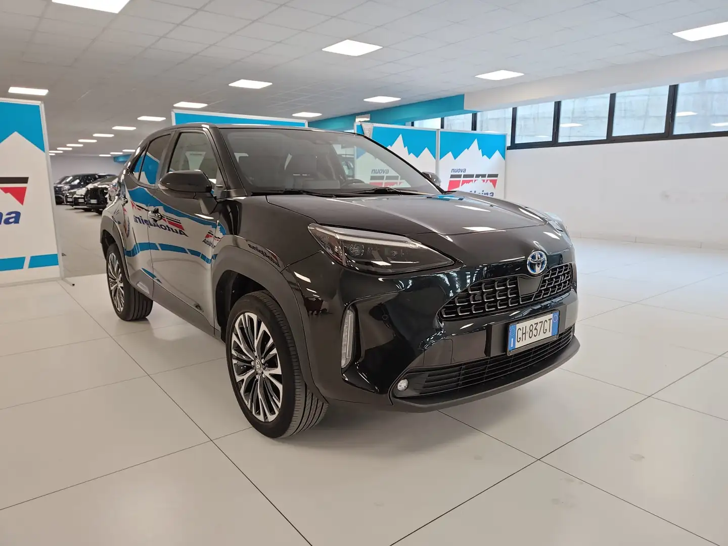 Toyota Yaris Cross 1.5h Lounge awd-i 116cv e-cvt Schwarz - 1