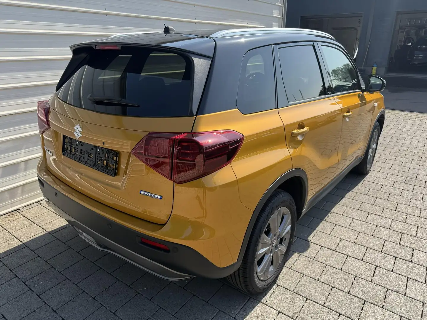 Suzuki Vitara GL+ Comfort 1.4 MHEV AT Android Auto*Navi*SHZ*A... Gelb - 2