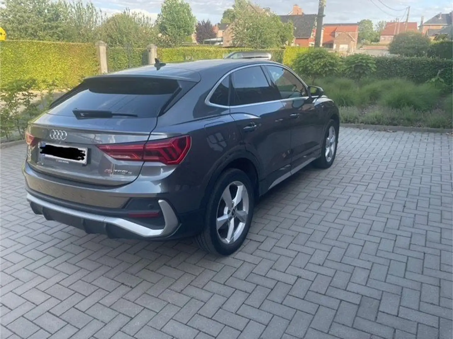 Audi Q3 Q3 45 TFSIe Sportback S tronicS line Grijs - 1