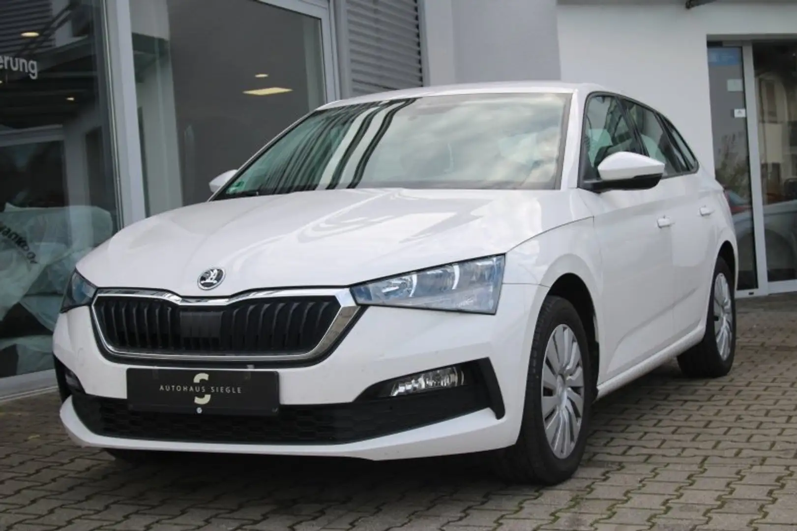 Skoda Scala Scala 1.0 TSI Cool Plus Parktronic Sitzheizung Sit Weiß - 2
