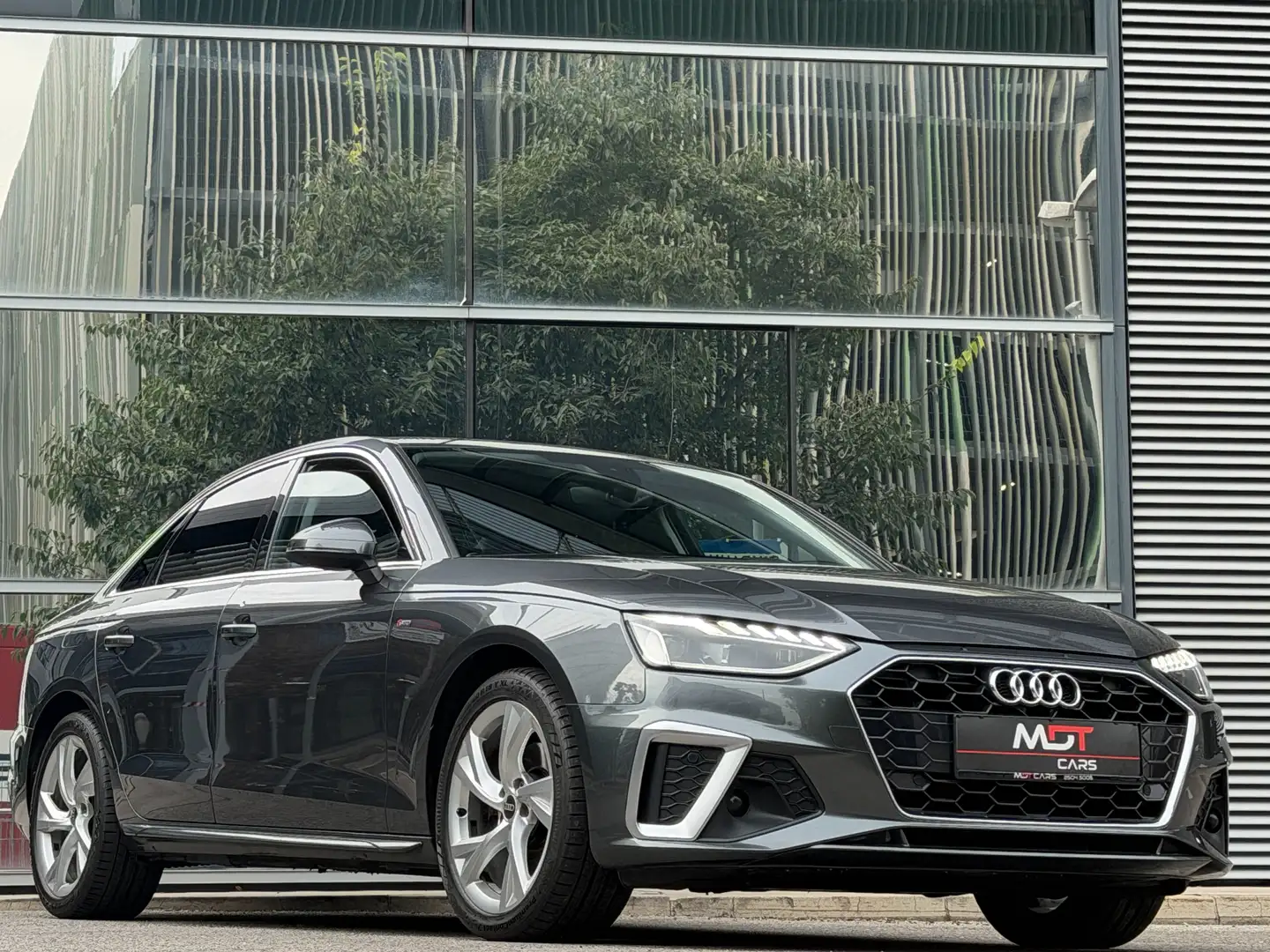Audi A4 30 TDI S line Aut.|VIRTUAL-COCKPIT|MMI-PLUS|CAM Grau - 2