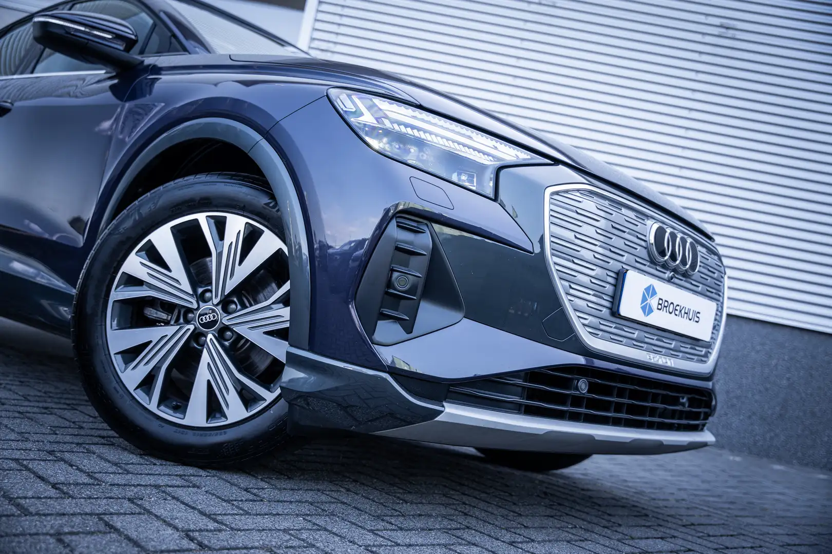 Audi Q4 e-tron 35 Launch edition Advanced Plus 55 kWh | Achteruit Paars - 2