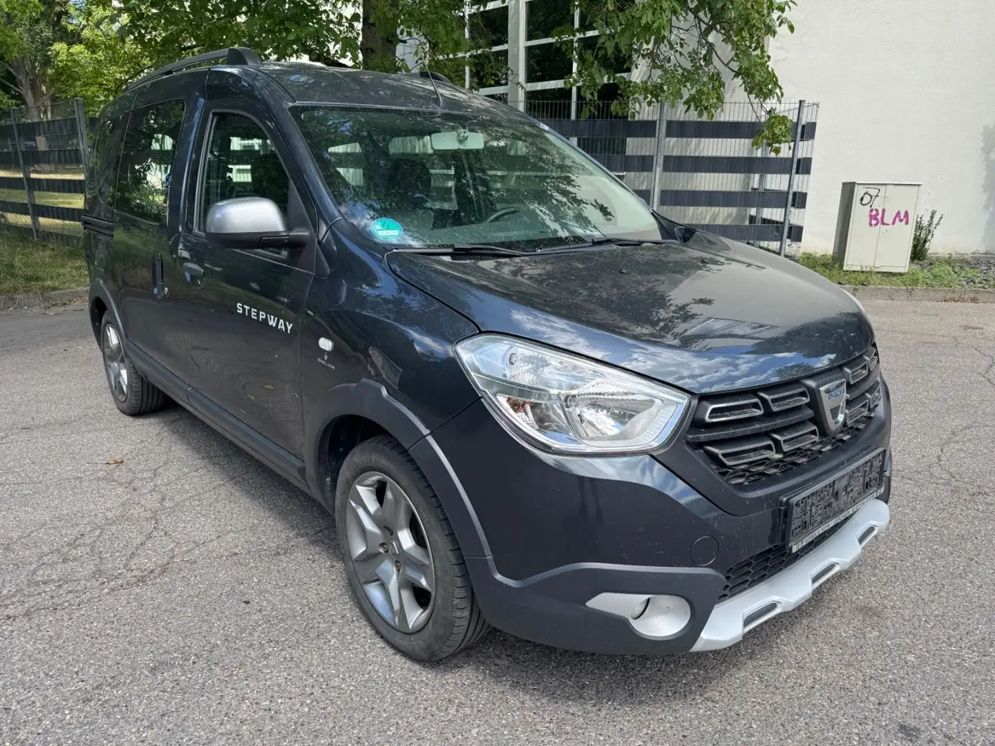 Dacia Dokker 1.6 Stepway 1. Hand+Garantie-Finanzierung Grey - 1