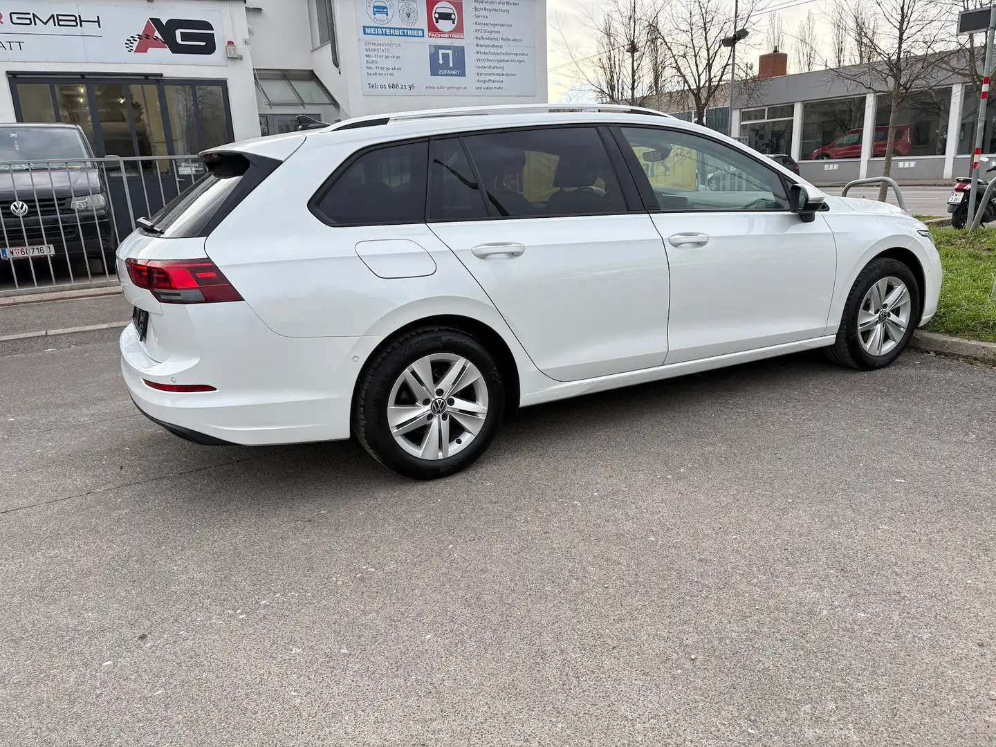 Volkswagen Golf VIII Variant 2.0 TDI Life*NAVI*KAMERA*ACC Weiß - 2