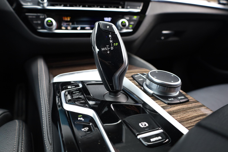 BMW 530 5-serie Touring 530d High Executive — photo 21