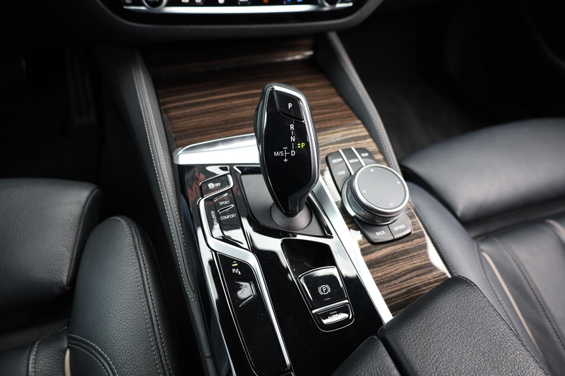 BMW 530 5-serie Touring 530d High Executive — photo 31