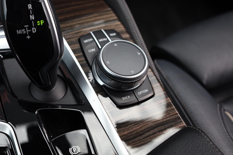 BMW 530 5-serie Touring 530d High Executive — photo 43