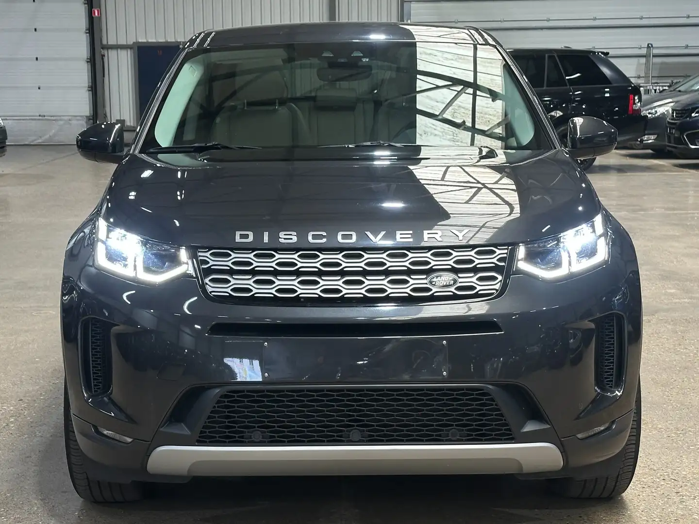Land Rover Discovery Sport 2.0 TD4 MHEV 4WD HSE Grijs - 2