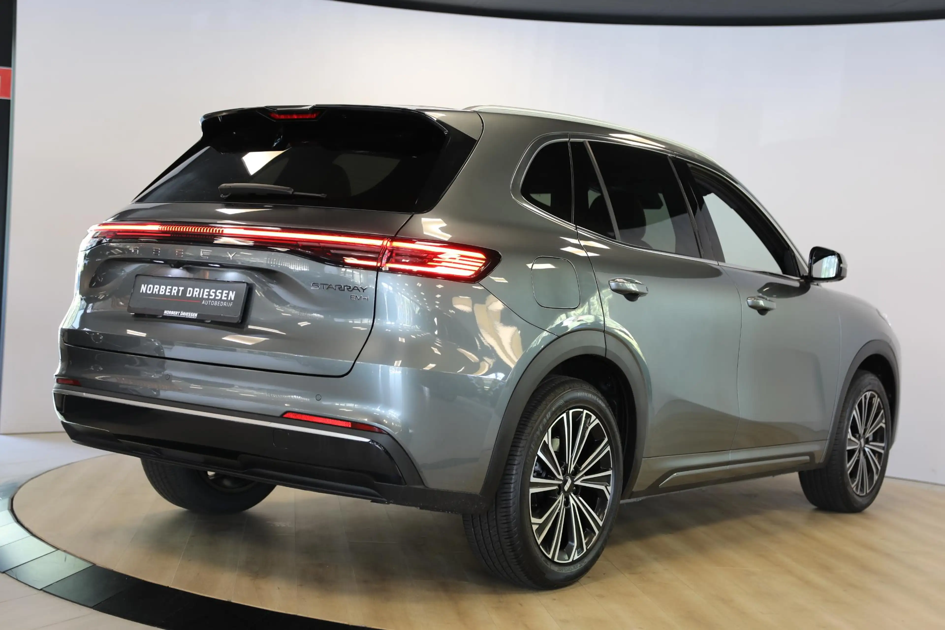 Geely Starray EM-i 1.5 Max+ | Verwacht — photo 2