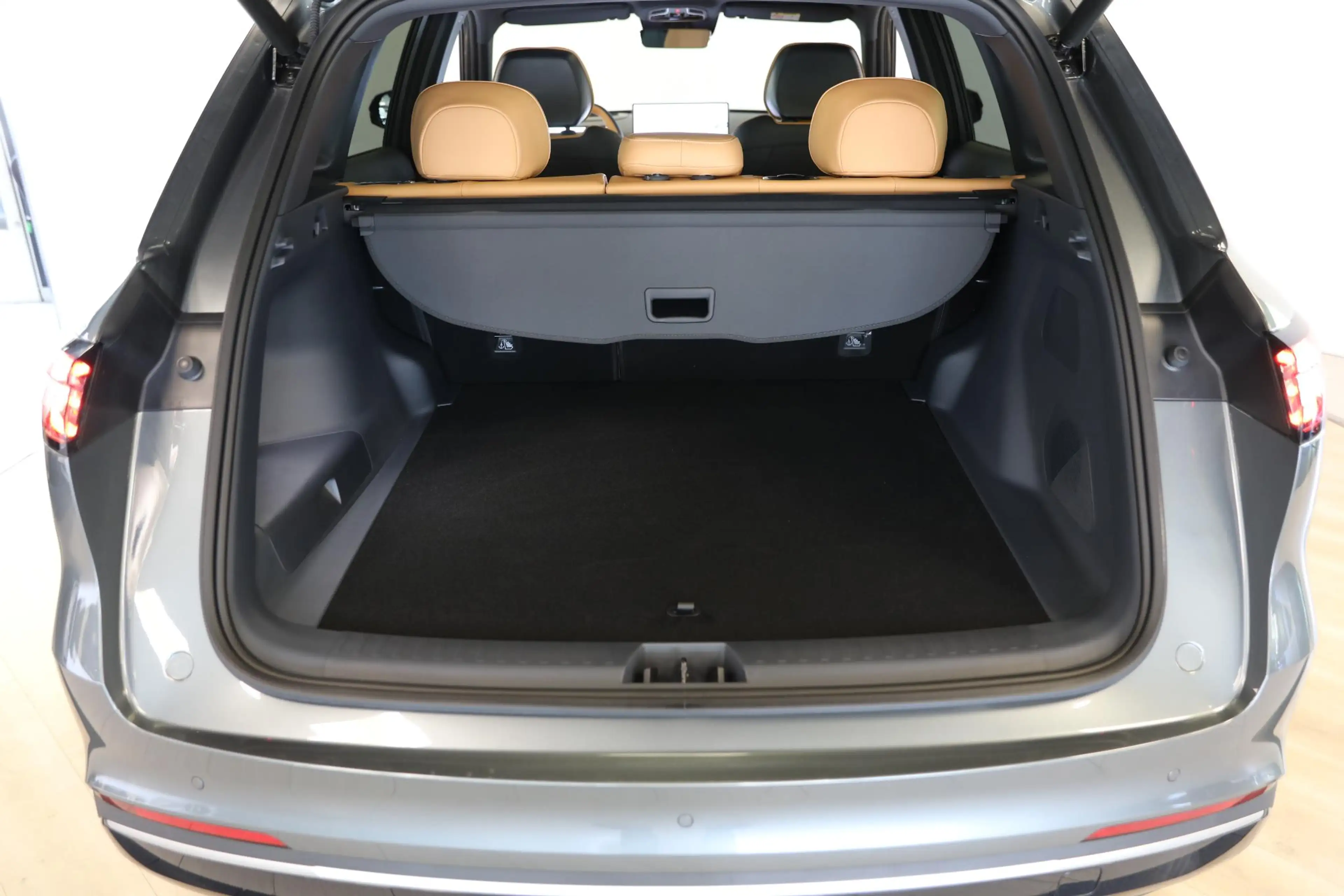 Geely Starray EM-i 1.5 Max+ | Verwacht — photo 10