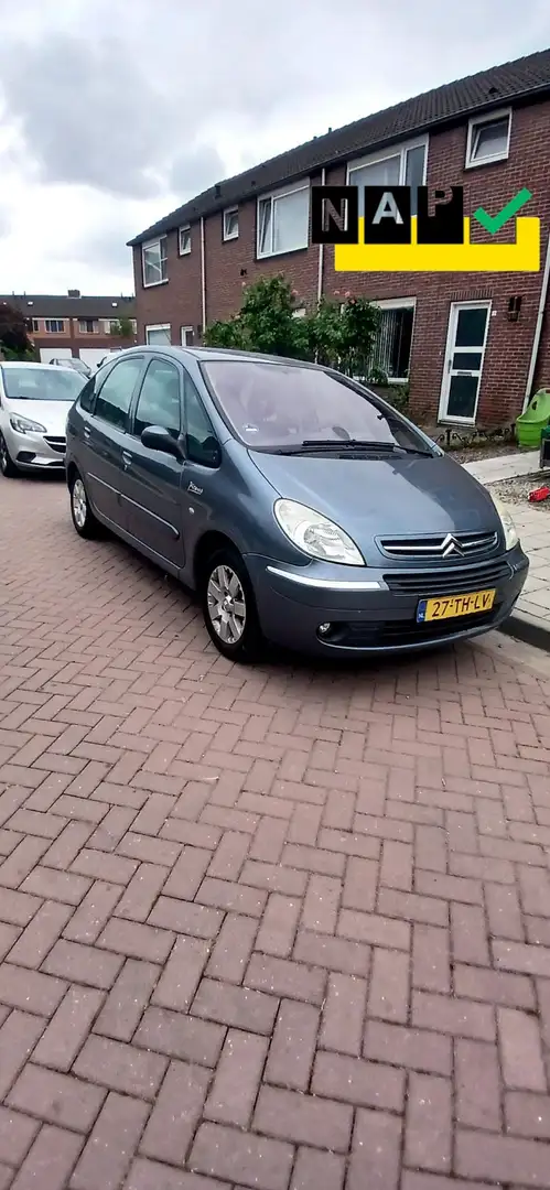 Citroen Xsara Picasso 1.6i-16V Caractère Grijs - 2
