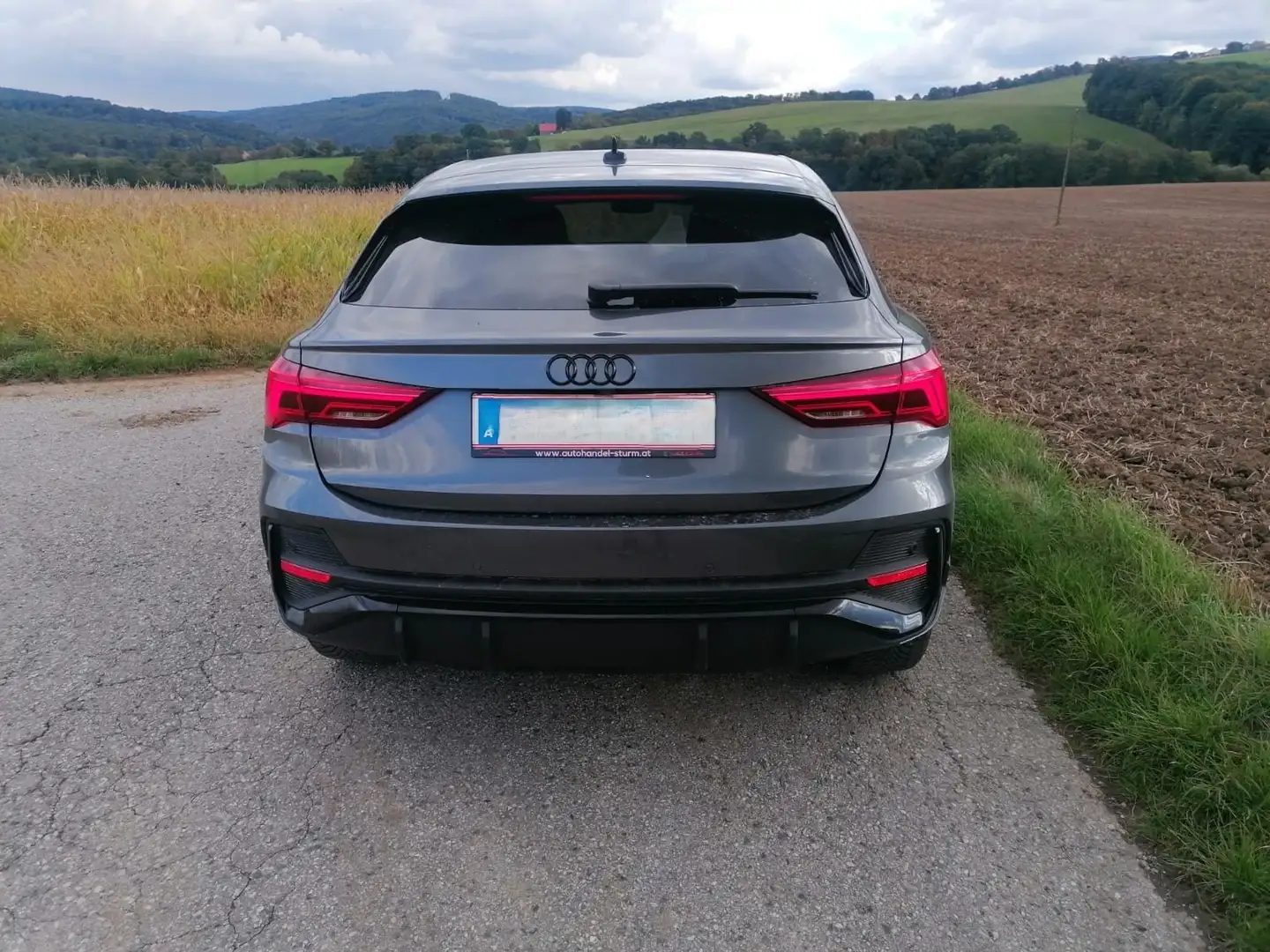 Audi Q3 Q3 Sportback 45 TFSIe S-tronic S-line Grau - 2
