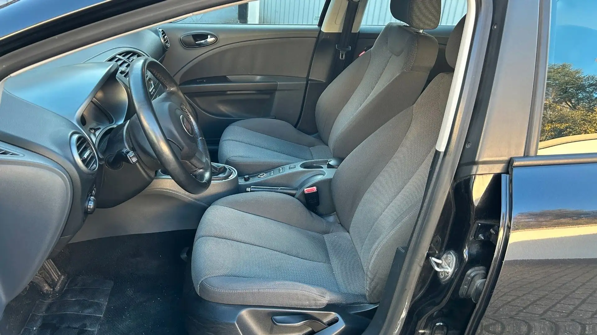 SEAT Leon Stylance / Klimaautomatik Schwarz - 2