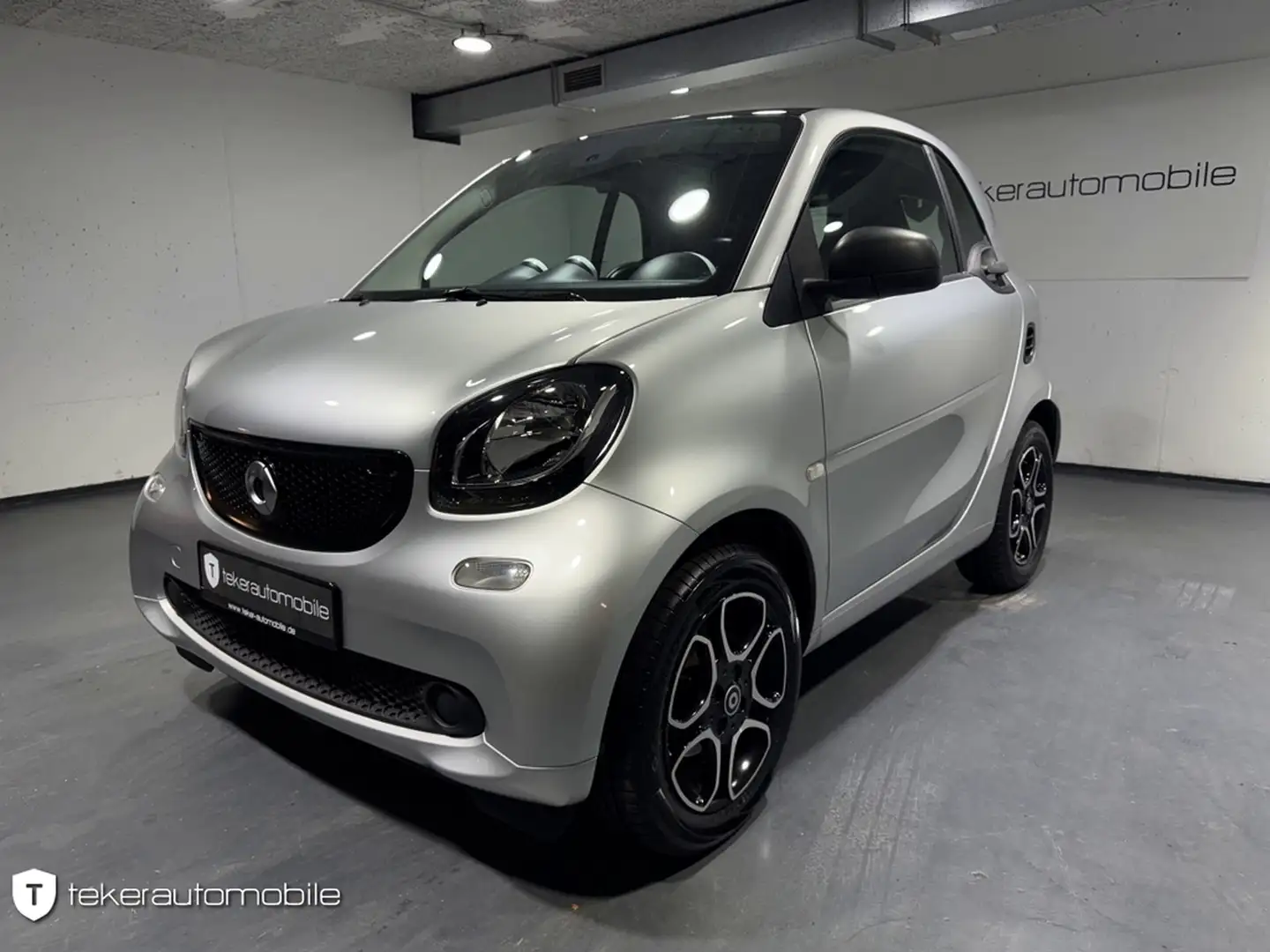 smart forTwo coupe *Twinamic*Navi*Pano* Silber - 1