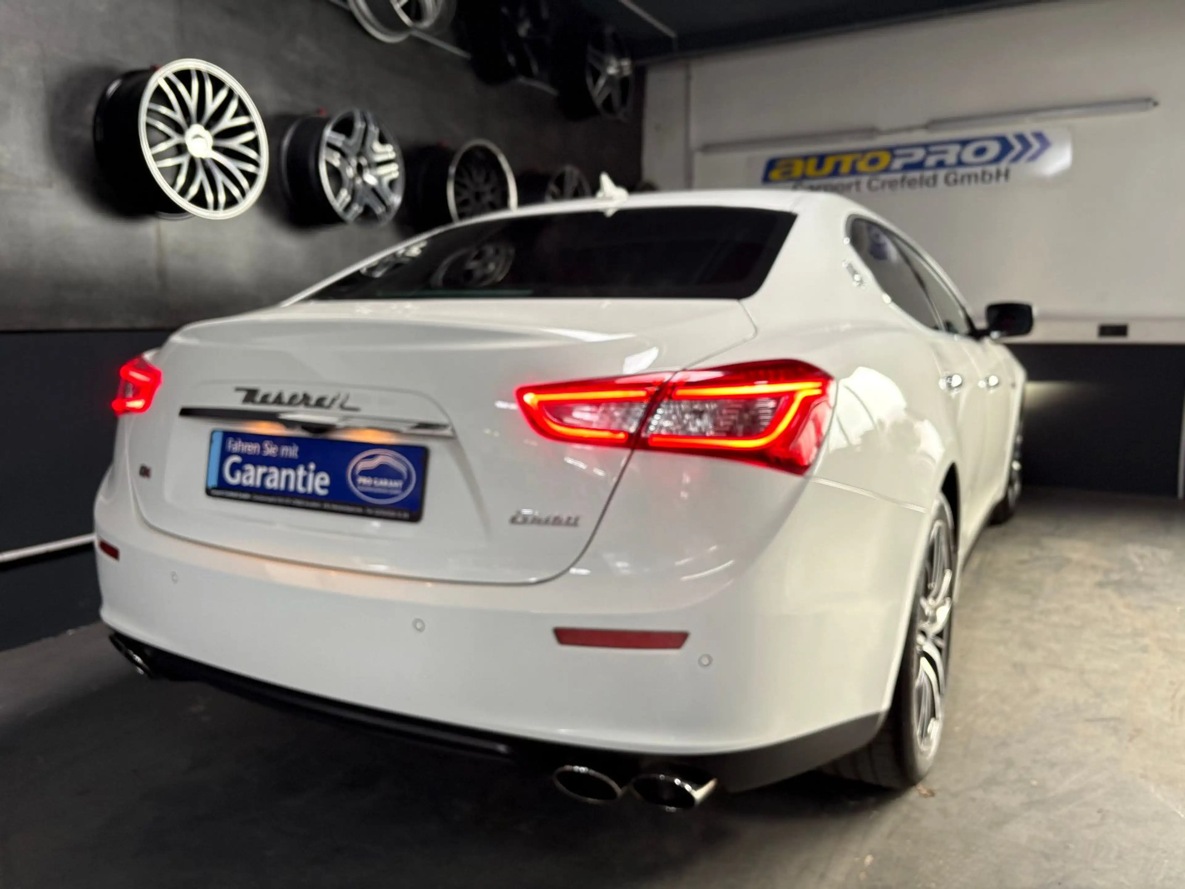 Maserati Ghibli 3.0 V6 S Q4 Automatik — photo 11