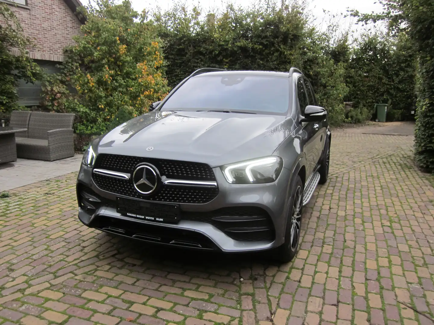 Mercedes-Benz GLE 300 GLE 300 d 4Matic 9G-TRONIC AMG Line Grijs - 1