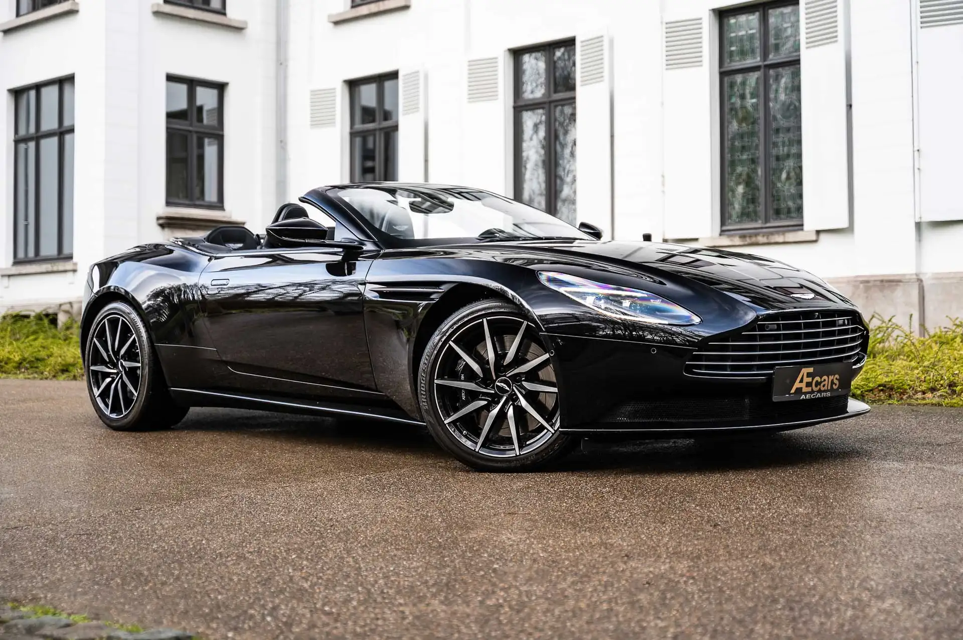 애스턴마틴 DB11 V8 2019 검정 사진 1